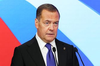 6Bd10Ee515D309A0Eb99787B9A8Eae4E Медведев Предсказывает Исчезновение Украины, Российская Артиллерия, Запрет На Экспорт Бензина, Катастрофа Ssj-100, Сотрудничество России И Китая. 1
